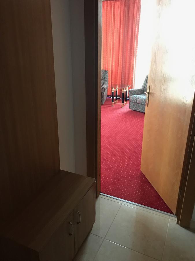 Apartament In Regim Hotelier Bacau Exterior photo